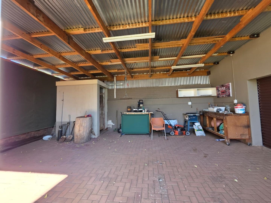 4 Bedroom Property for Sale in Beaconsfield Northern Cape